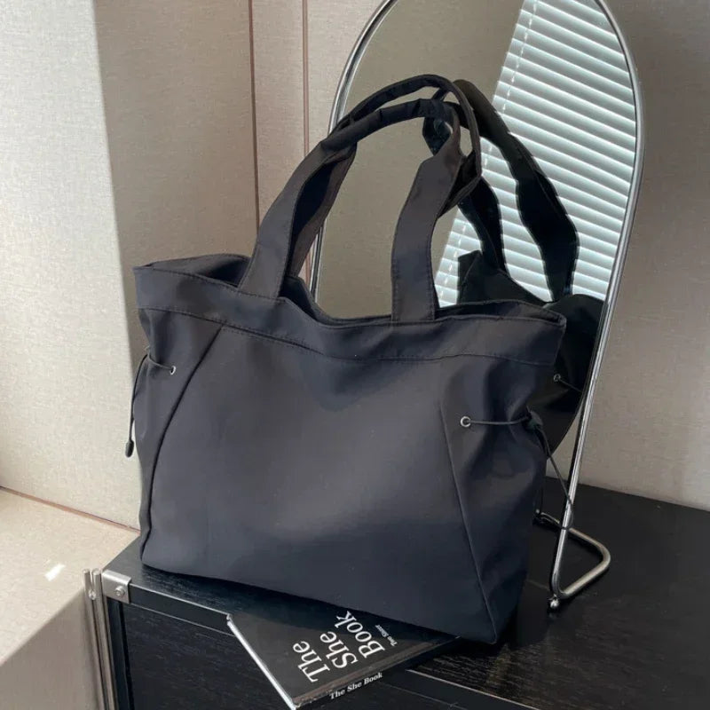 Upgrade your everyday style with the Urban Chic Large Capacity Tote Bag. Designed for modern women who need both fashion and functionality, this spacious shoulder bag is perfect for work, travel, shopping, school, and daily use.